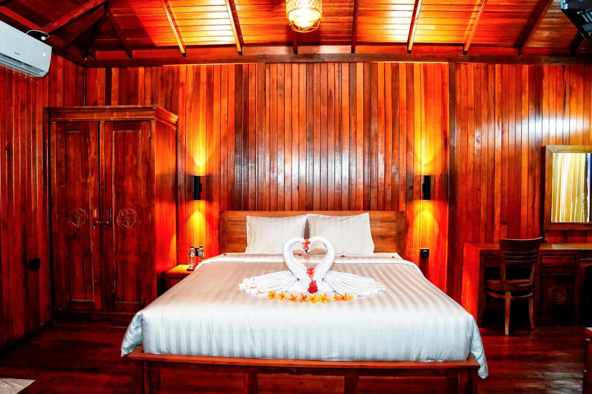 Maison d'hôtes Newly Constructed Serene Timber Retreat! Perfect Location For Long Term Nusa Dua (Bali)