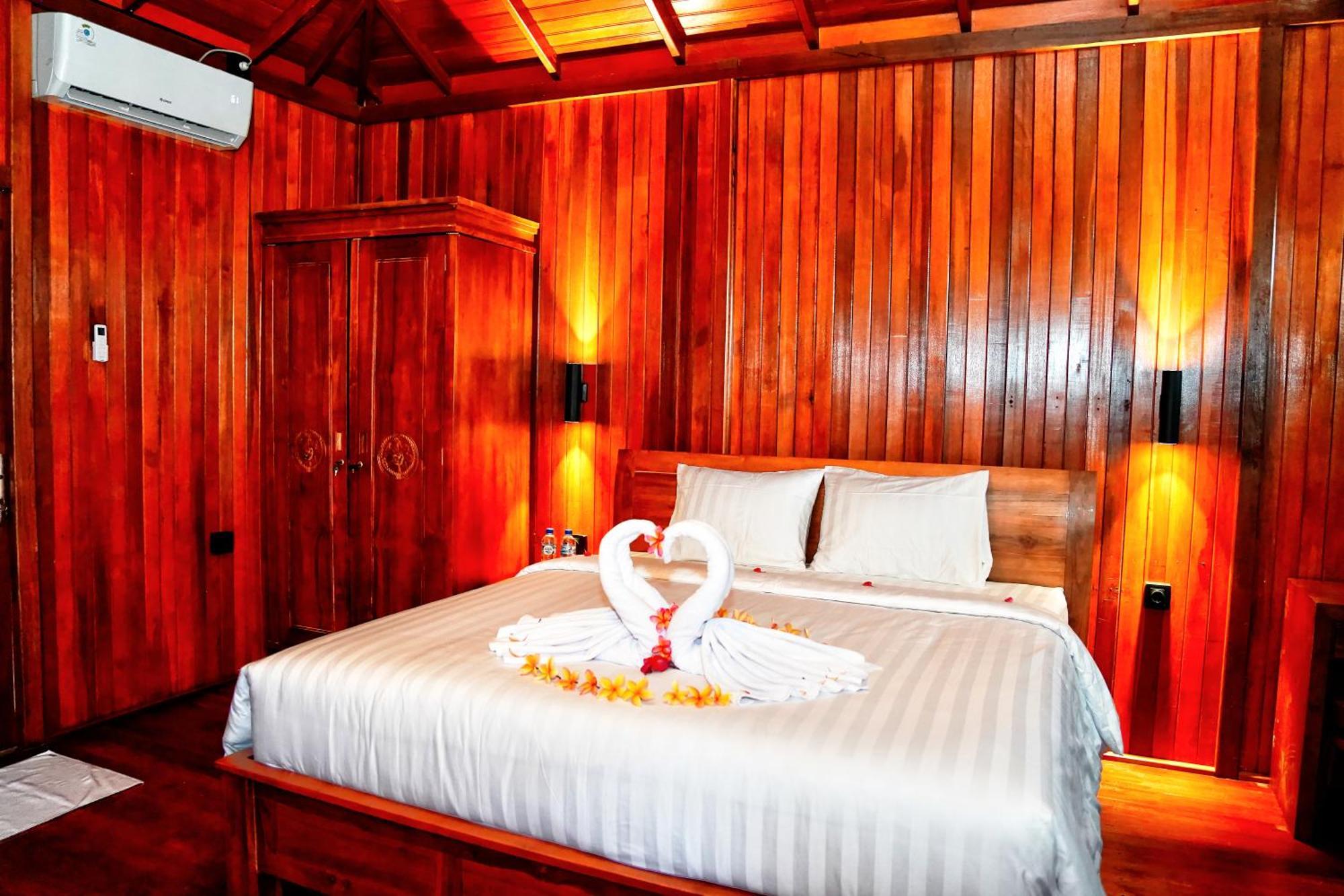 Maison d'hôtes Newly Constructed Serene Timber Retreat! Perfect Location For Long Term