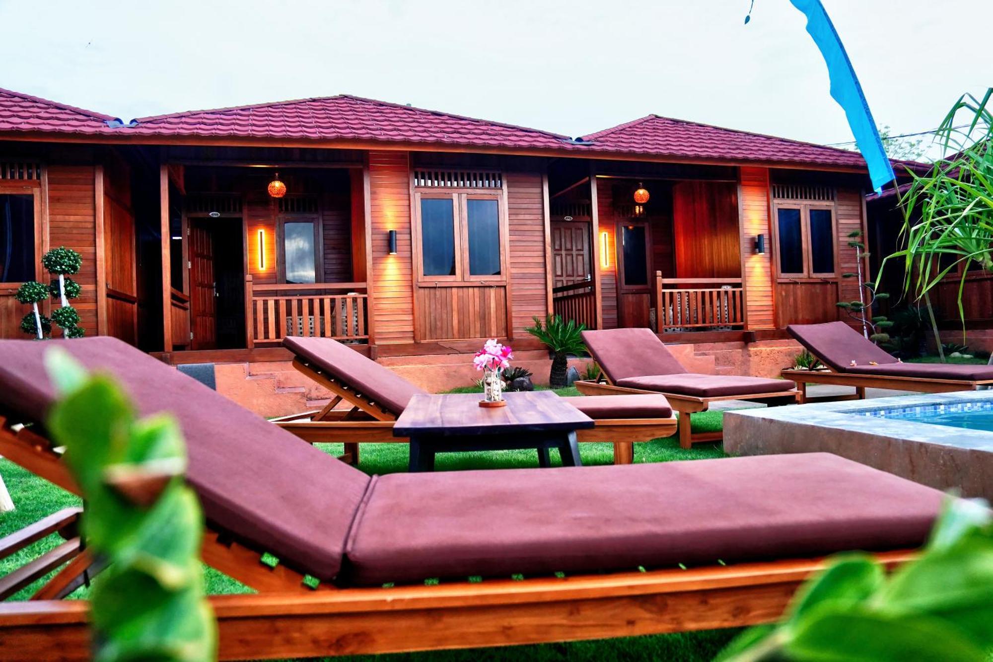 Newly Constructed Serene Timber Retreat! Perfect Location For Long Term