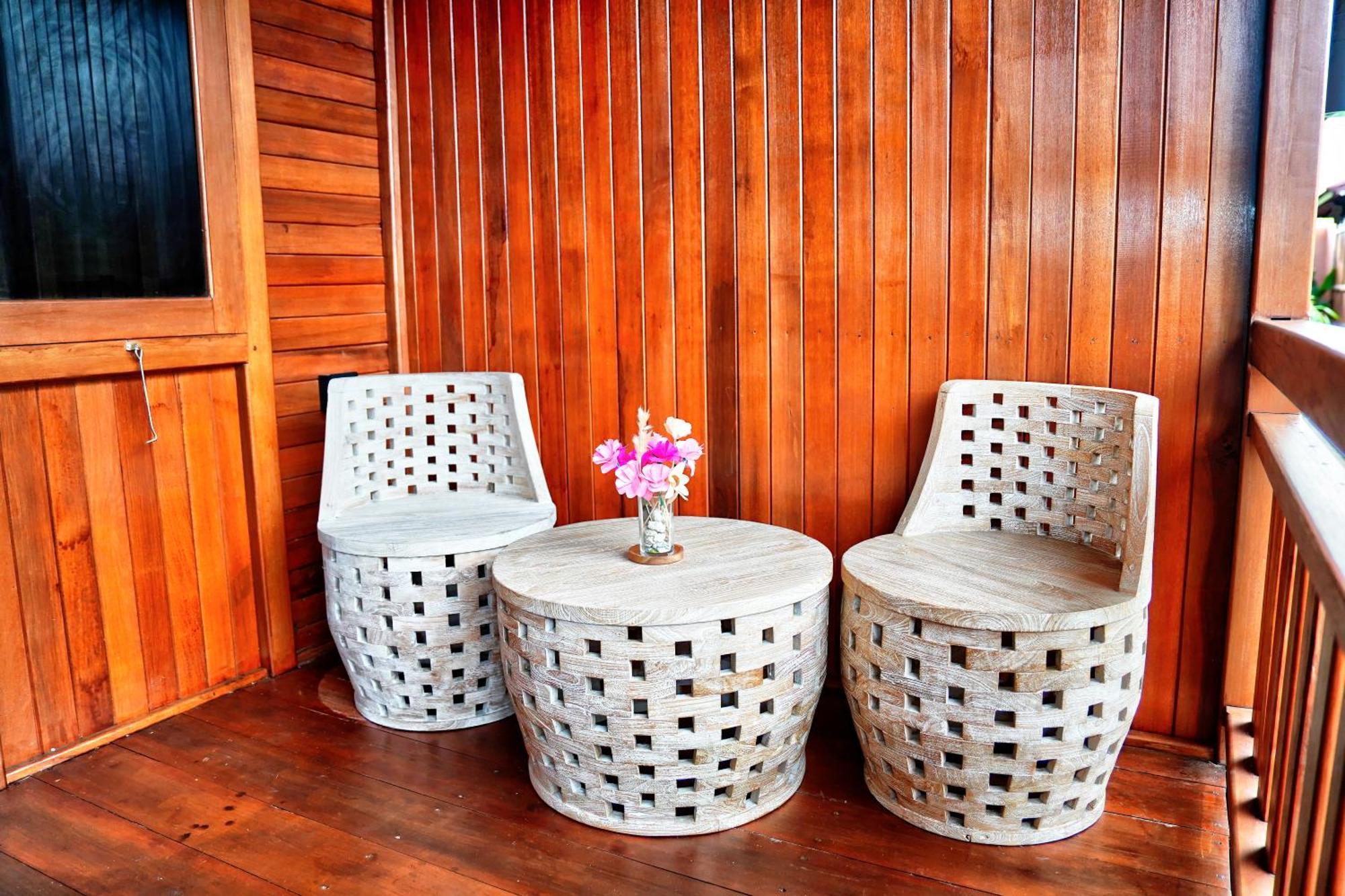 Newly Constructed Serene Timber Retreat! Perfect Location For Long Term Wisma tamu *