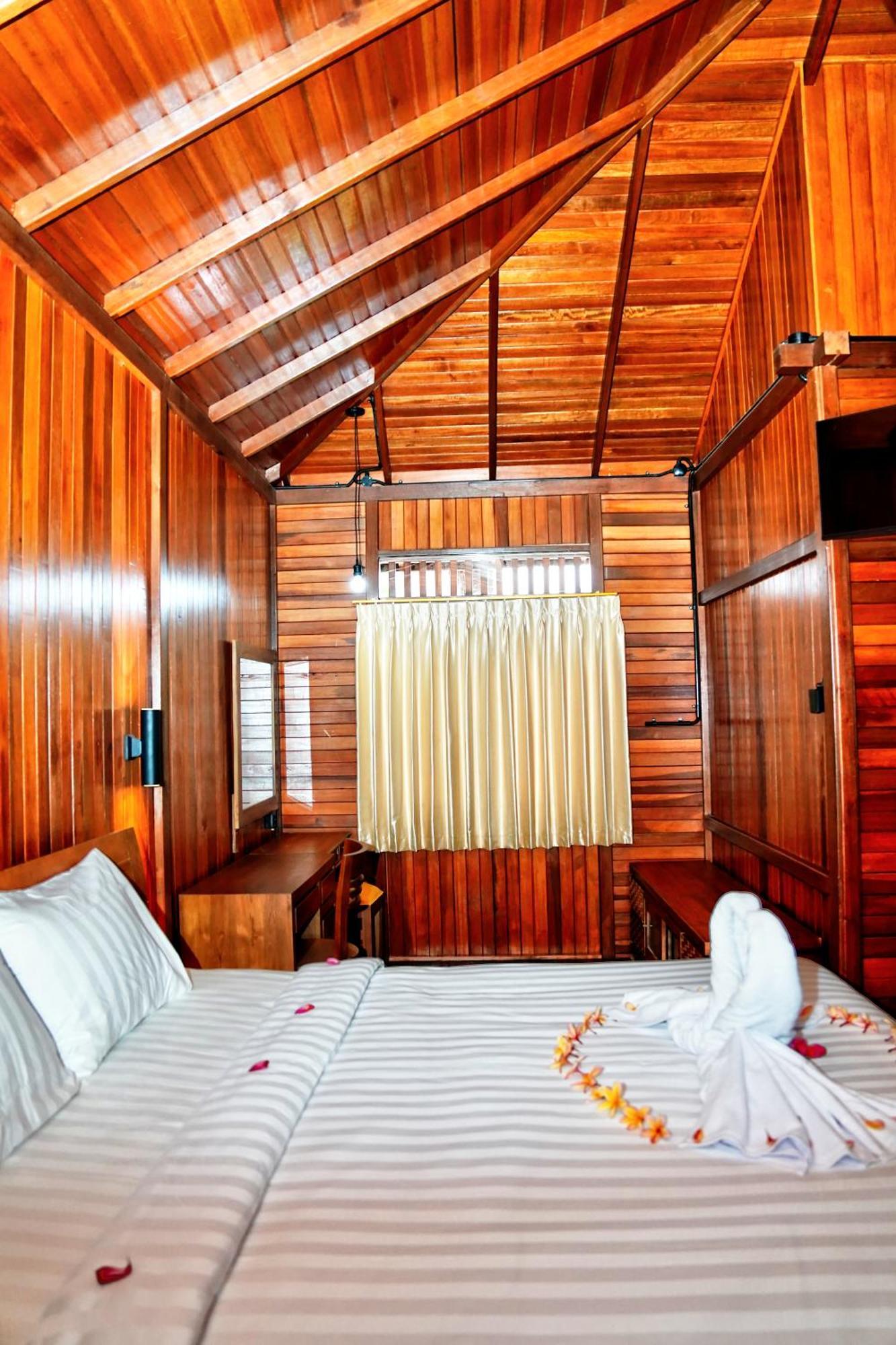 Newly Constructed Serene Timber Retreat! Perfect Location For Long Term *