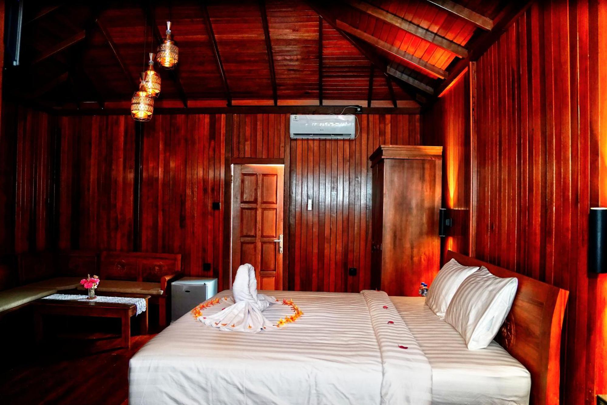 Newly Constructed Serene Timber Retreat! Perfect Location For Long Term Wisma tamu *